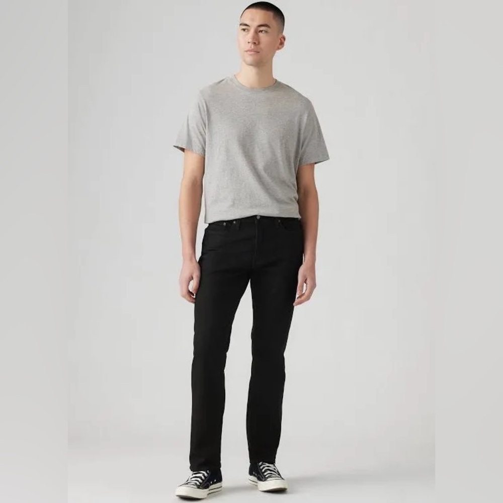 Levi’s 541 Black Athletic Taper Jean 33” x 32”